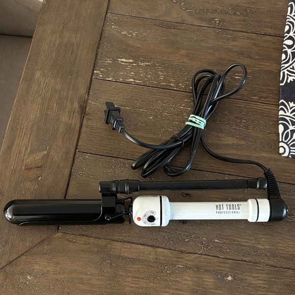 Hot Tools Other - Hot Tools Professional HTBW1130 Nano Ceramic Rotating 1 1/4” Handle up to 450*